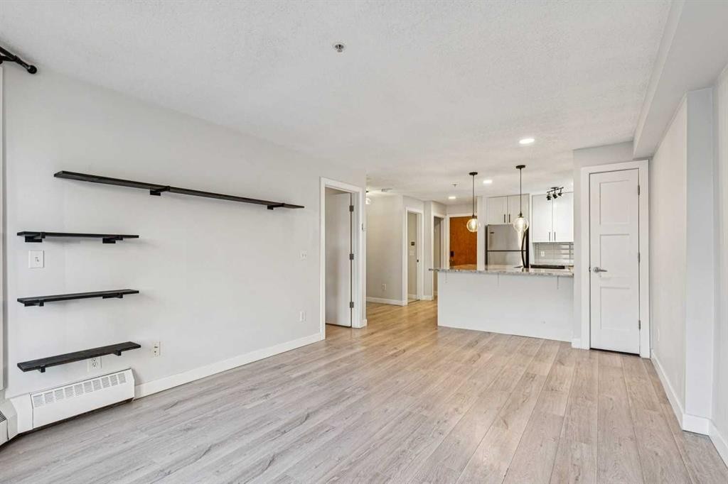 304-317 19 Avenue Sw, Calgary, AB - Indoor