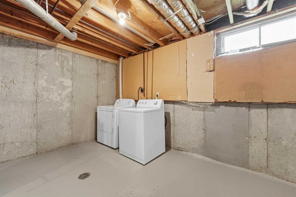 36 Falconer Terrace Ne, Calgary, AB - Indoor Photo Showing Laundry Room