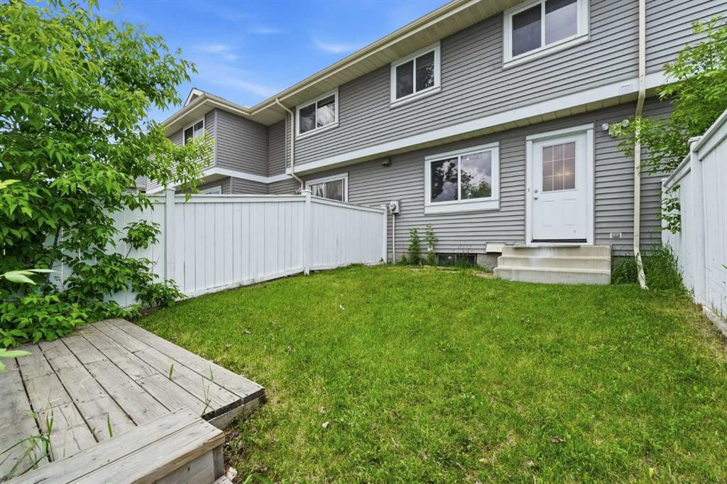 36 Falconer Terrace Ne, Calgary, AB - Outdoor