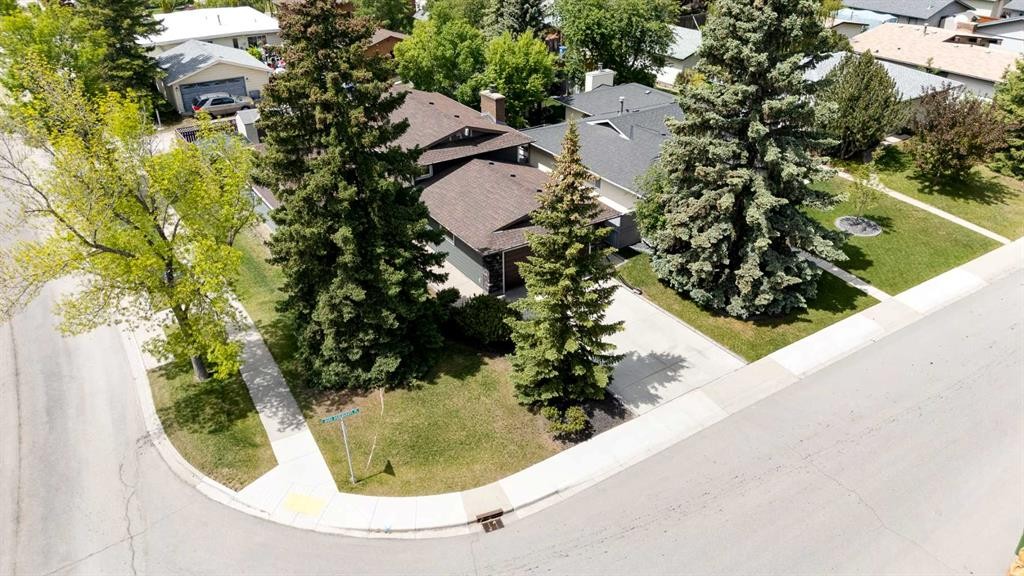 364 Silvergrove Place Nw, Calgary, AB