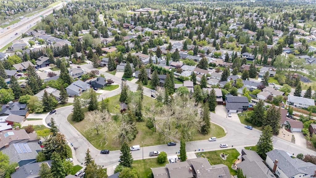 364 Silvergrove Place Nw, Calgary, AB