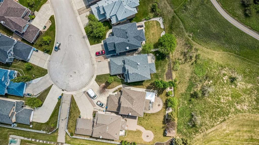 127 Edgeridge Close Nw, Calgary, AB - With View