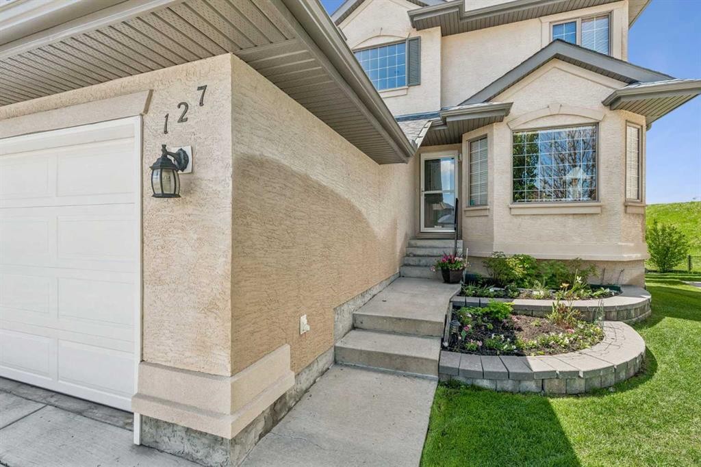 127 Edgeridge Close Nw, Calgary, AB - Indoor Photo Showing Dining Room