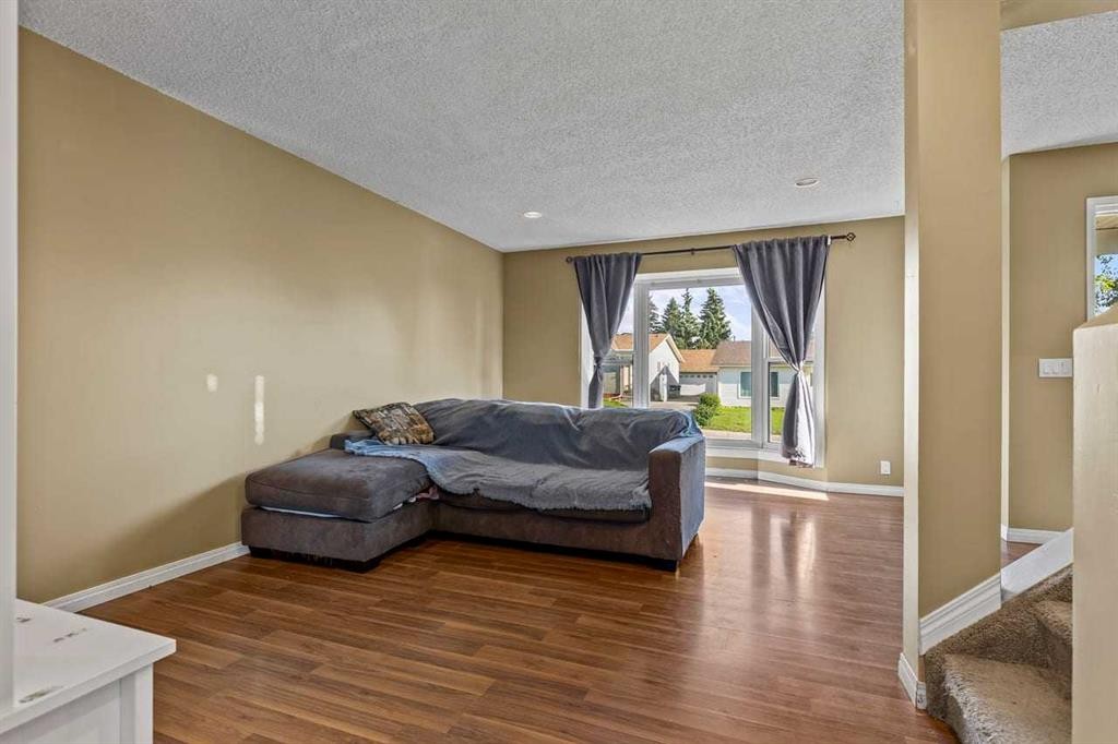 34 Elk Hill Se, Airdrie, AB