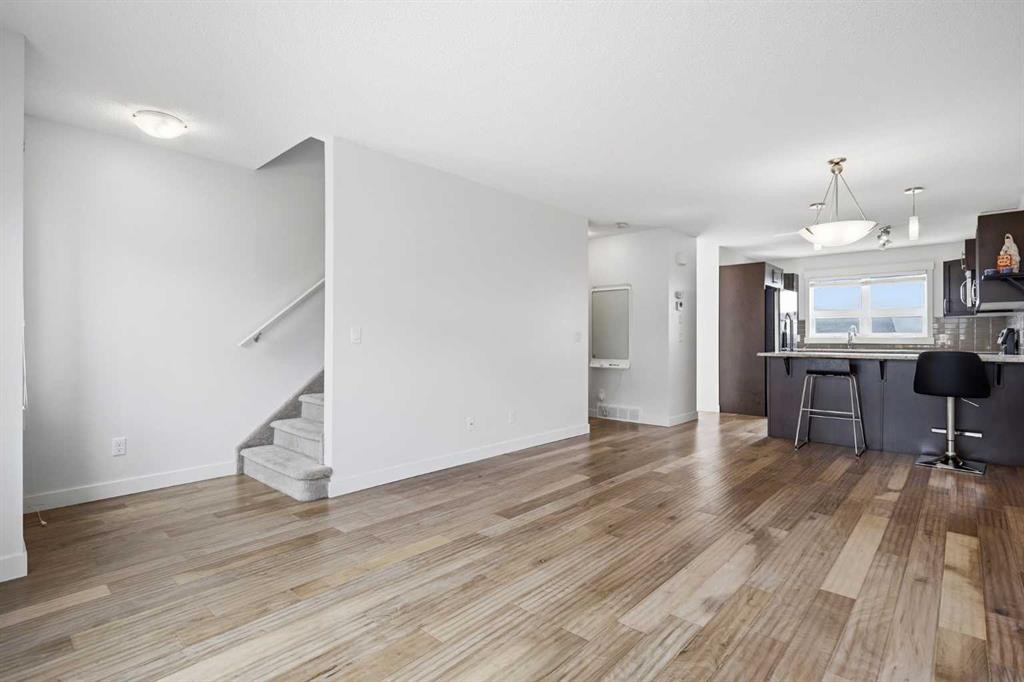 220 Covecreek Circle Ne, Calgary, AB