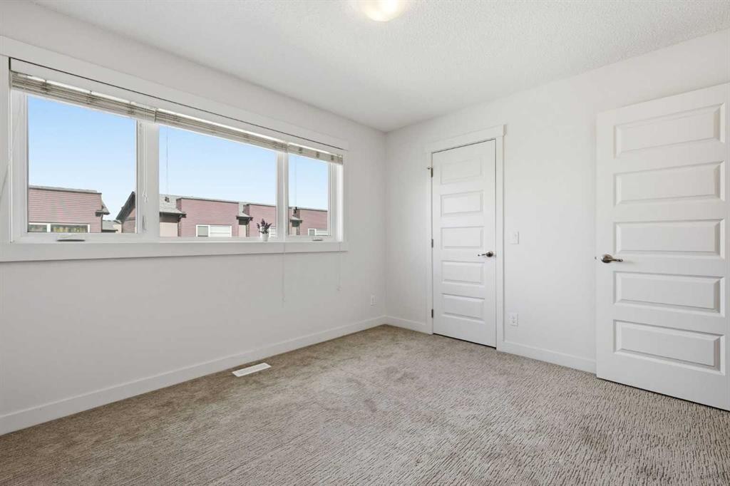 220 Covecreek Circle Ne, Calgary, AB