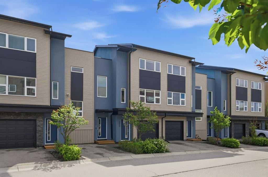 220 Covecreek Circle Ne, Calgary, AB