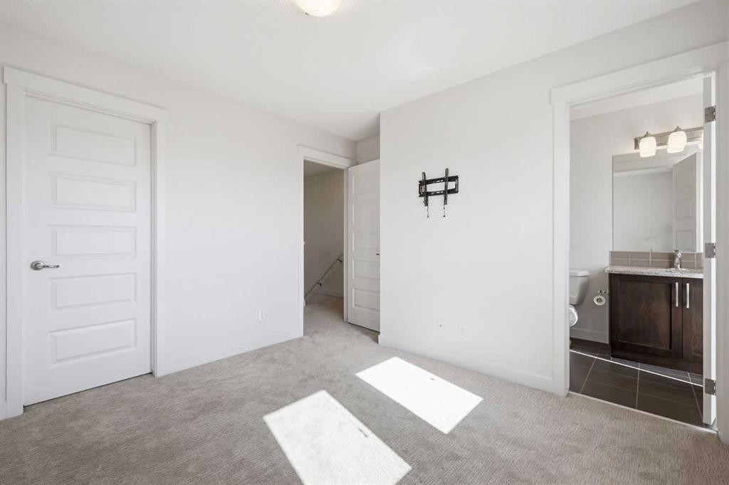 220 Covecreek Circle Ne, Calgary, AB