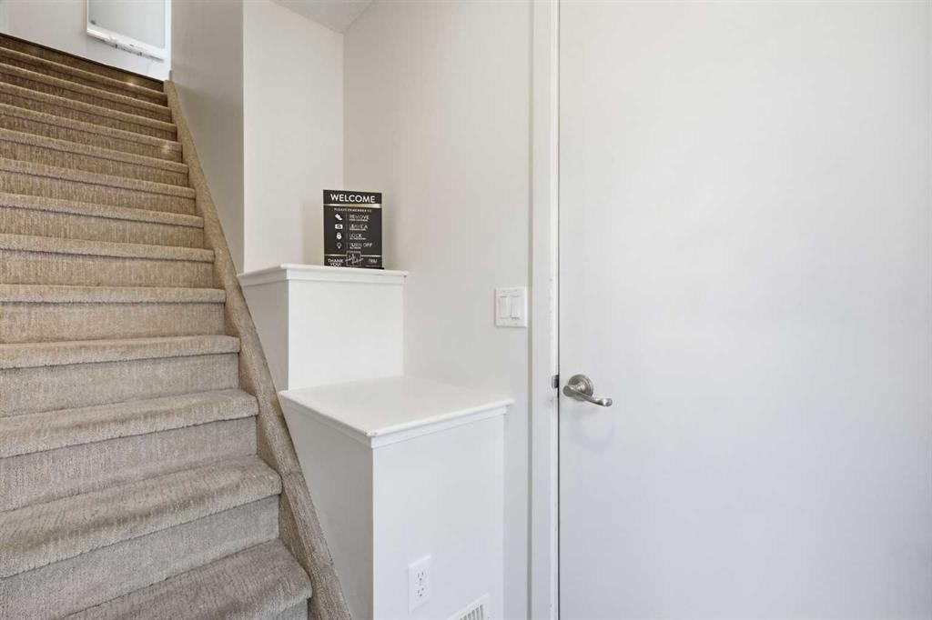 220 Covecreek Circle Ne, Calgary, AB