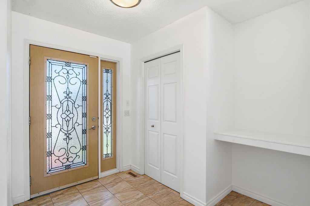 690 Coventry Drive Ne, Calgary, AB - Indoor Photo Showing Other Room
