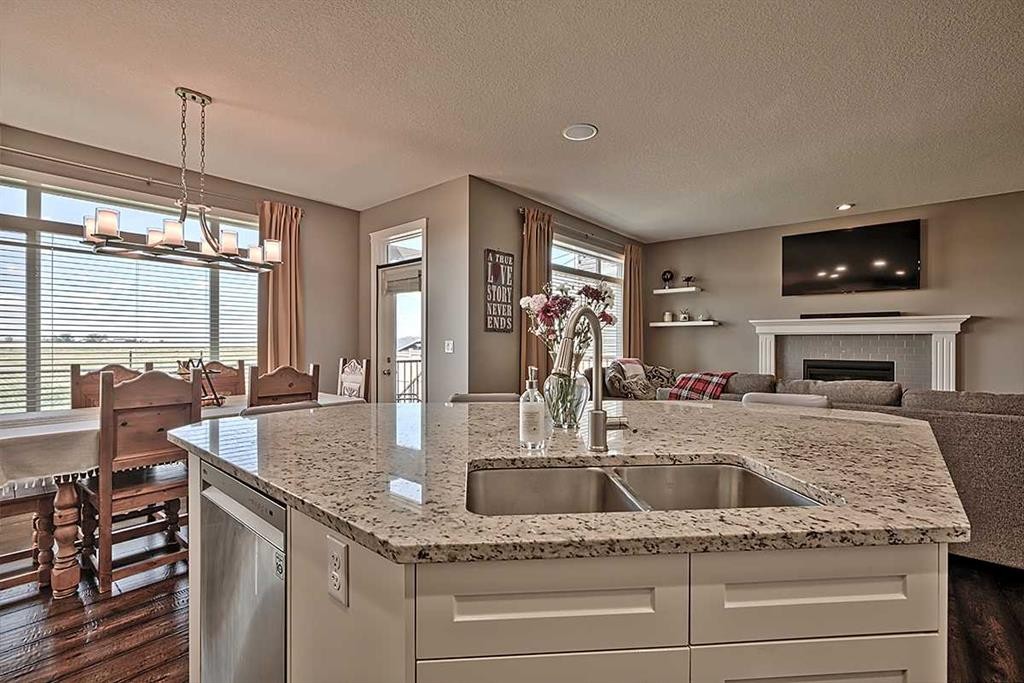 732 Hampton Hills Drive Ne, High River, AB - Indoor Photo Showing Kitchen With Double Sink