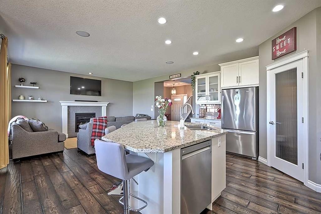 732 Hampton Hills Drive Ne, High River, AB - Indoor Photo Showing Kitchen With Stainless Steel Kitchen With Upgraded Kitchen