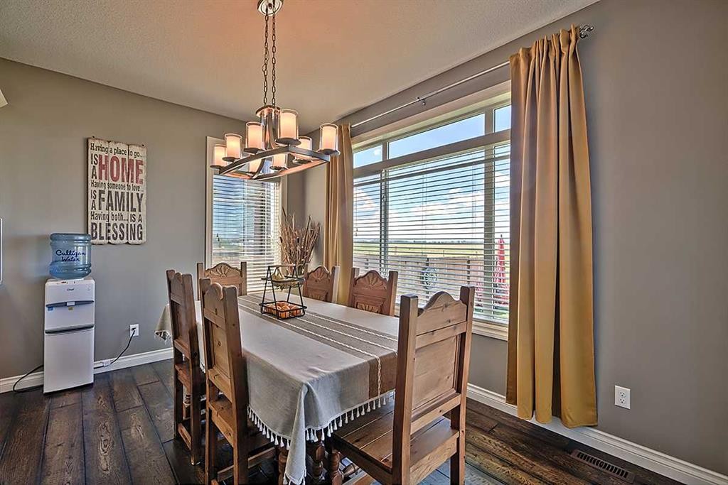 732 Hampton Hills Drive Ne, High River, AB - Indoor Photo Showing Dining Room