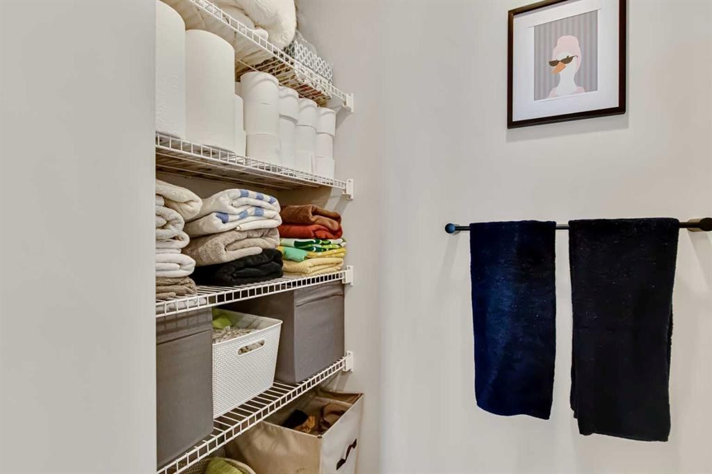 208-255 Les Jardins Park Se, Calgary, AB - Indoor