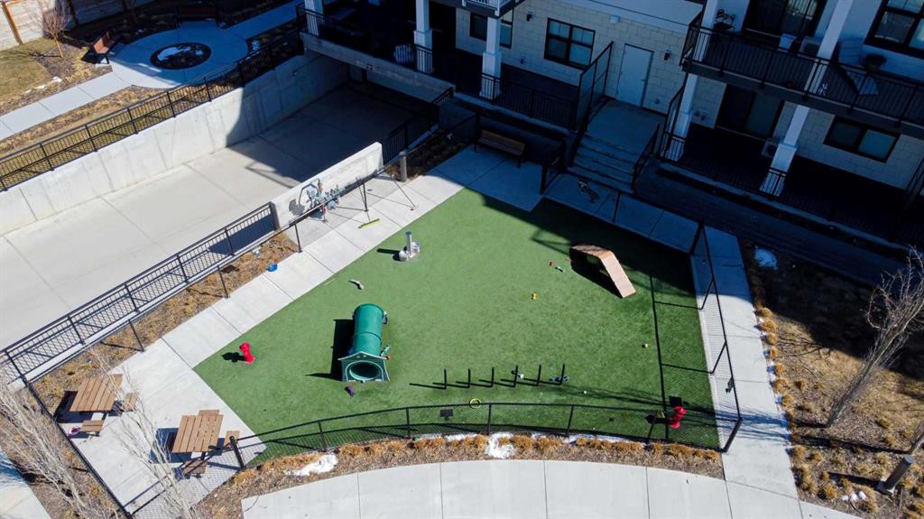 208-255 Les Jardins Park Se, Calgary, AB - Outdoor