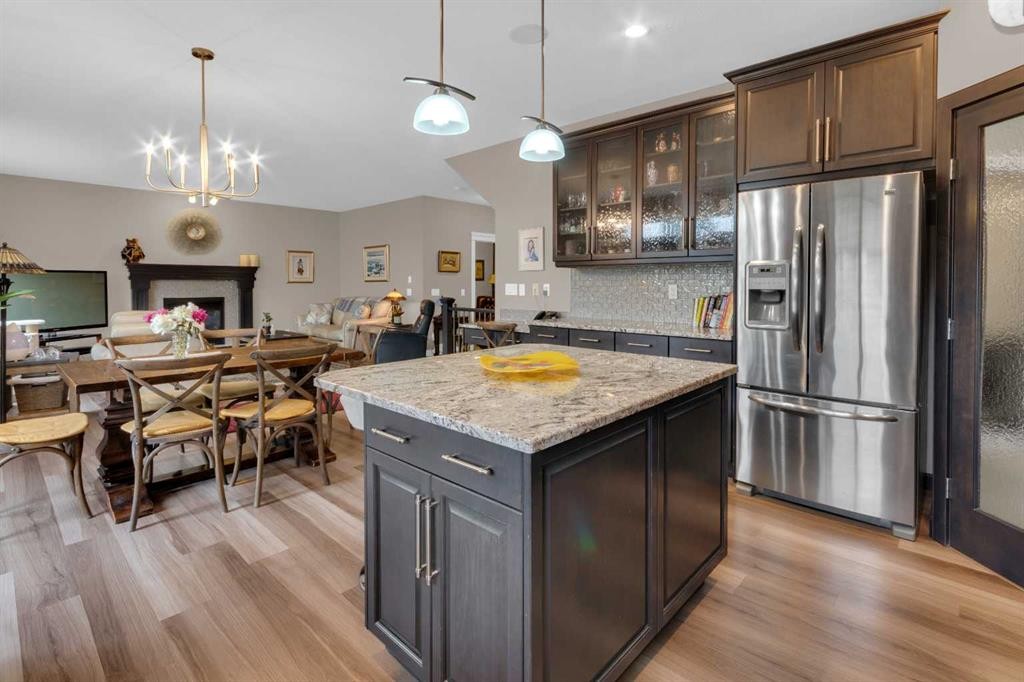 172 Ridge View Close, Cochrane, AB - Indoor Photo Showing Kitchen With Upgraded Kitchen