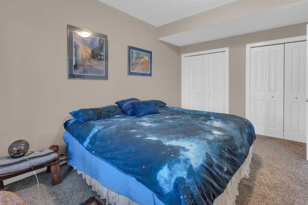 172 Ridge View Close, Cochrane, AB - Indoor Photo Showing Bedroom
