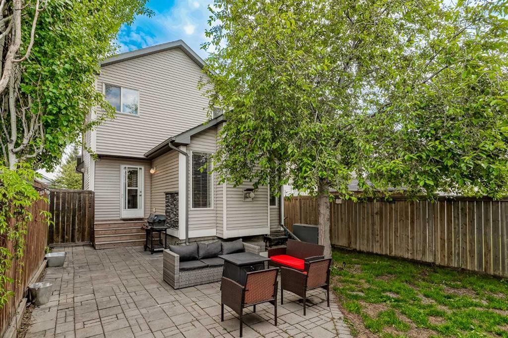 33 Prestwick Rise Se, Calgary, AB