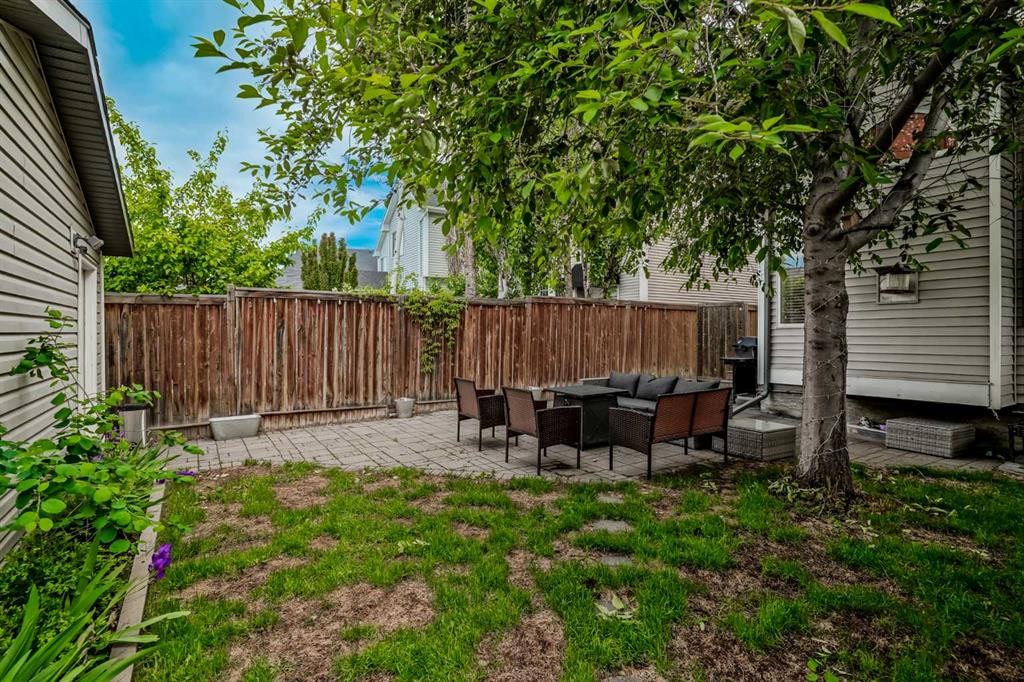 33 Prestwick Rise Se, Calgary, AB