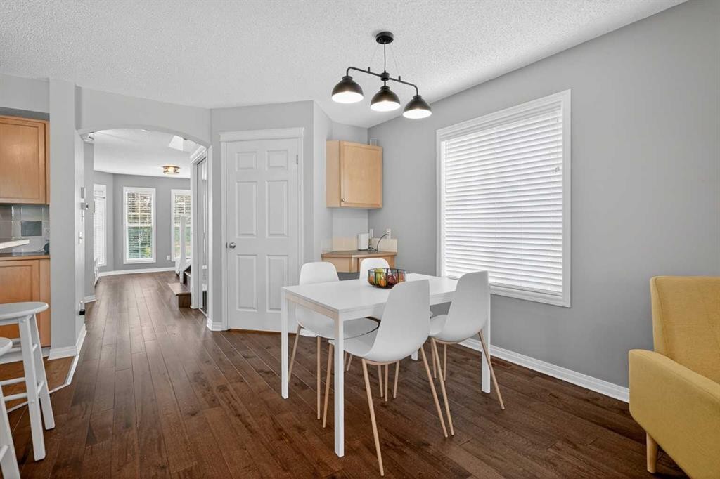 33 Prestwick Rise Se, Calgary, AB