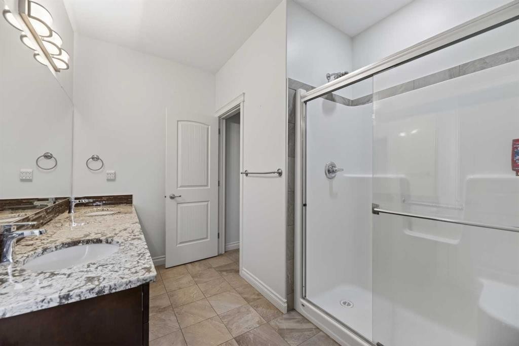 17 Viceroy Crescent, Olds, AB