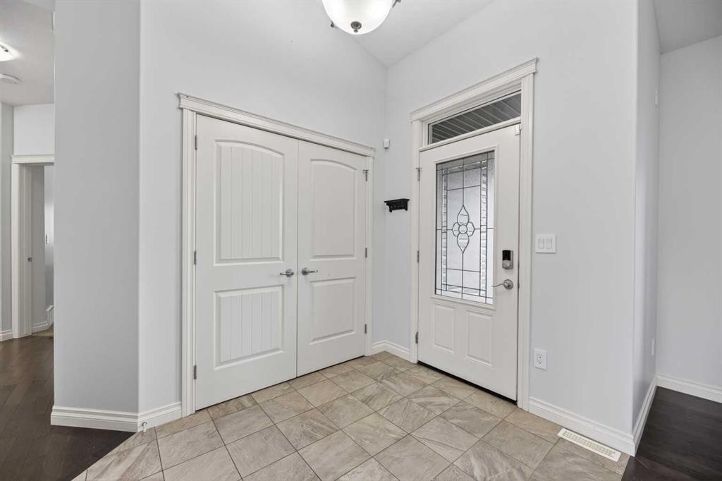 17 Viceroy Crescent, Olds, AB
