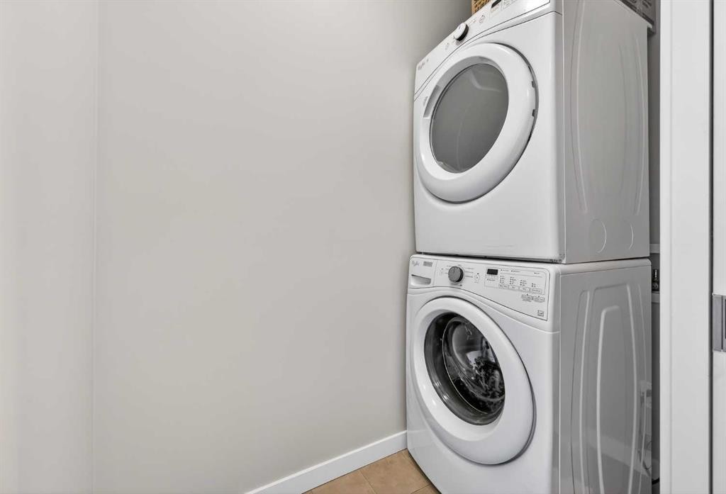 1607 2 Street Nw, Calgary, AB - Indoor Photo Showing Laundry Room