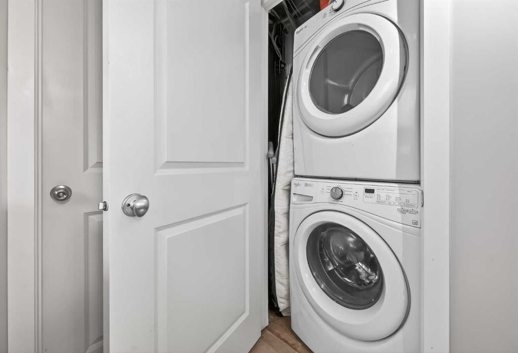 1607 2 Street Nw, Calgary, AB - Indoor Photo Showing Laundry Room