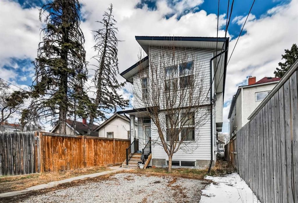 1607 2 Street Nw, Calgary, AB - Outdoor
