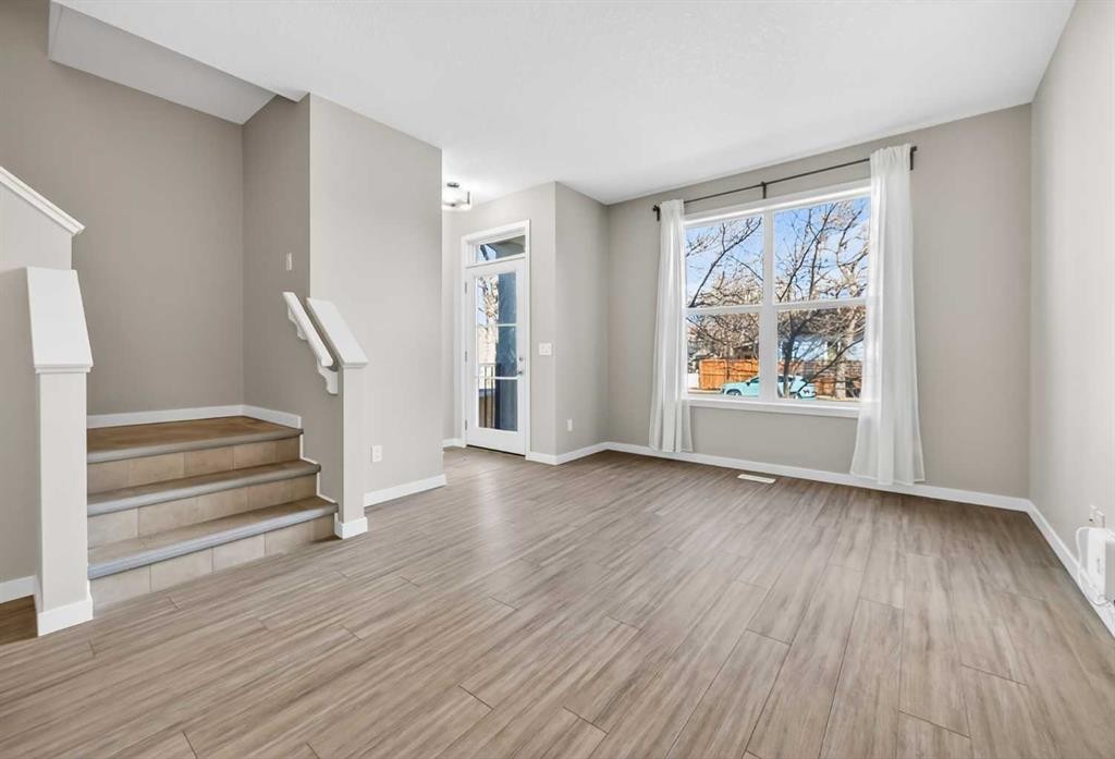 1607 2 Street Nw, Calgary, AB - Indoor Photo Showing Other Room