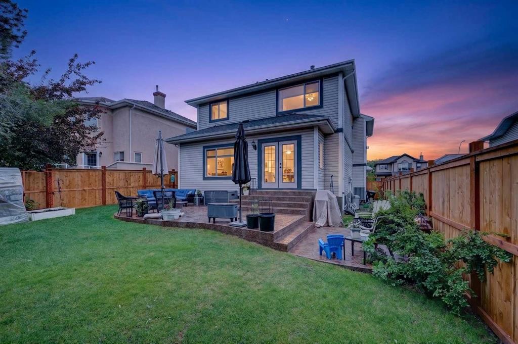30 Douglasdale Point Se, Calgary, AB