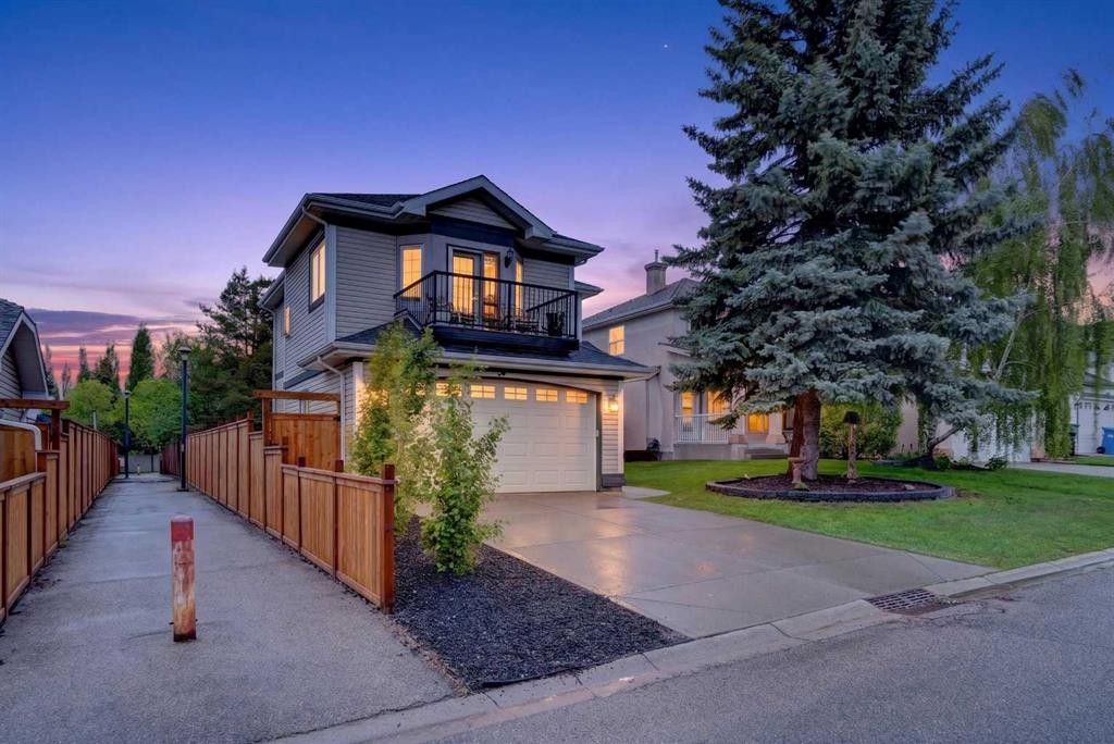 30 Douglasdale Point Se, Calgary, AB