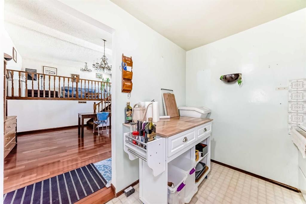 4407 Bowness Road Nw, Calgary, AB