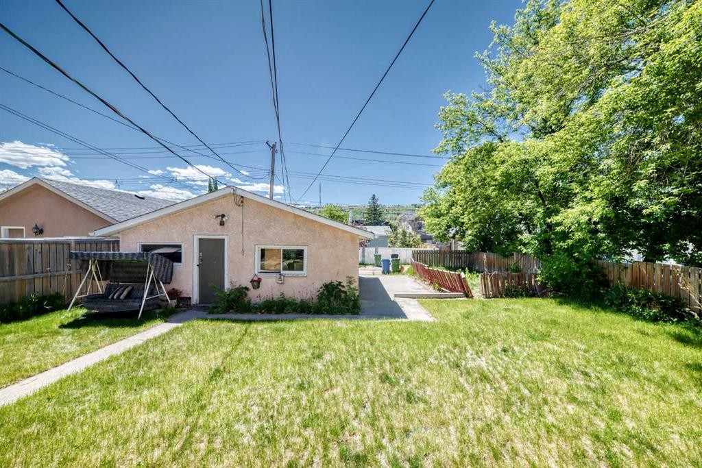 4407 Bowness Road Nw, Calgary, AB
