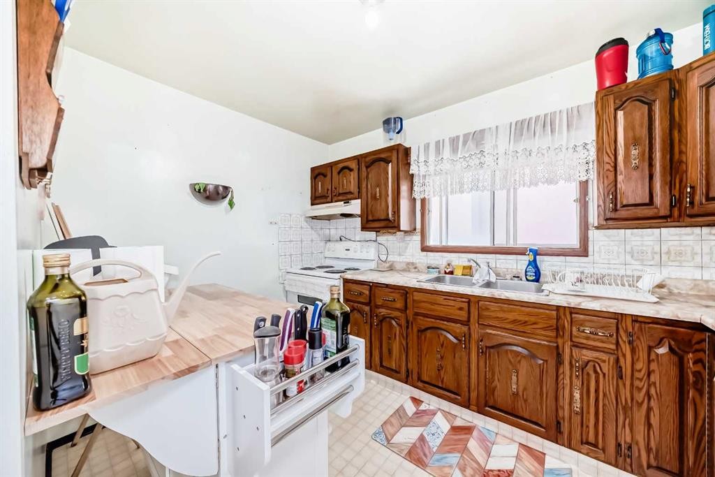 4407 Bowness Road Nw, Calgary, AB