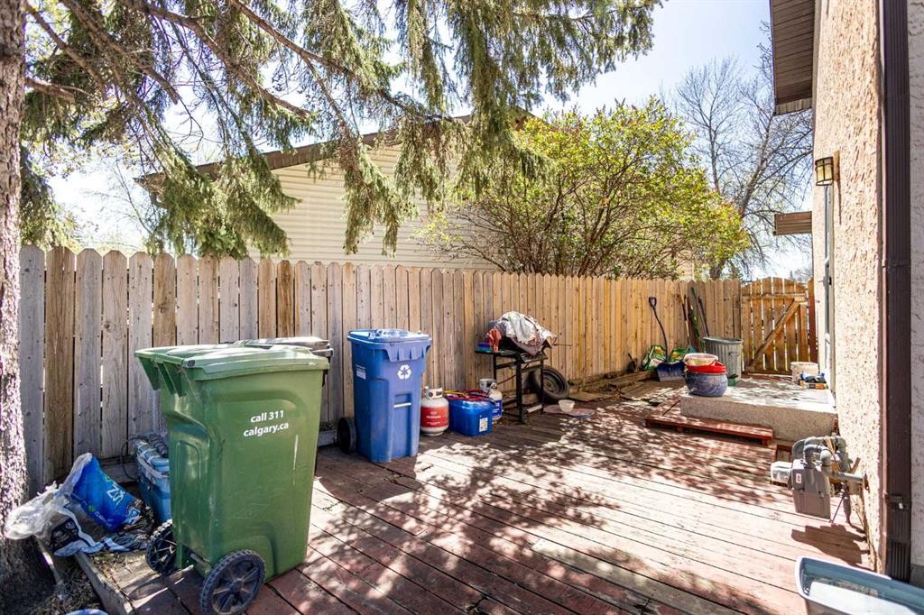 252 Templeview Way Ne, Calgary, AB - Outdoor