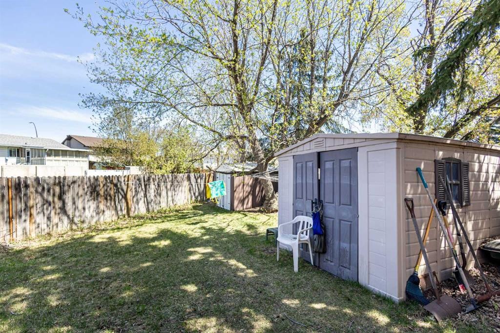 252 Templeview Way Ne, Calgary, AB - Outdoor