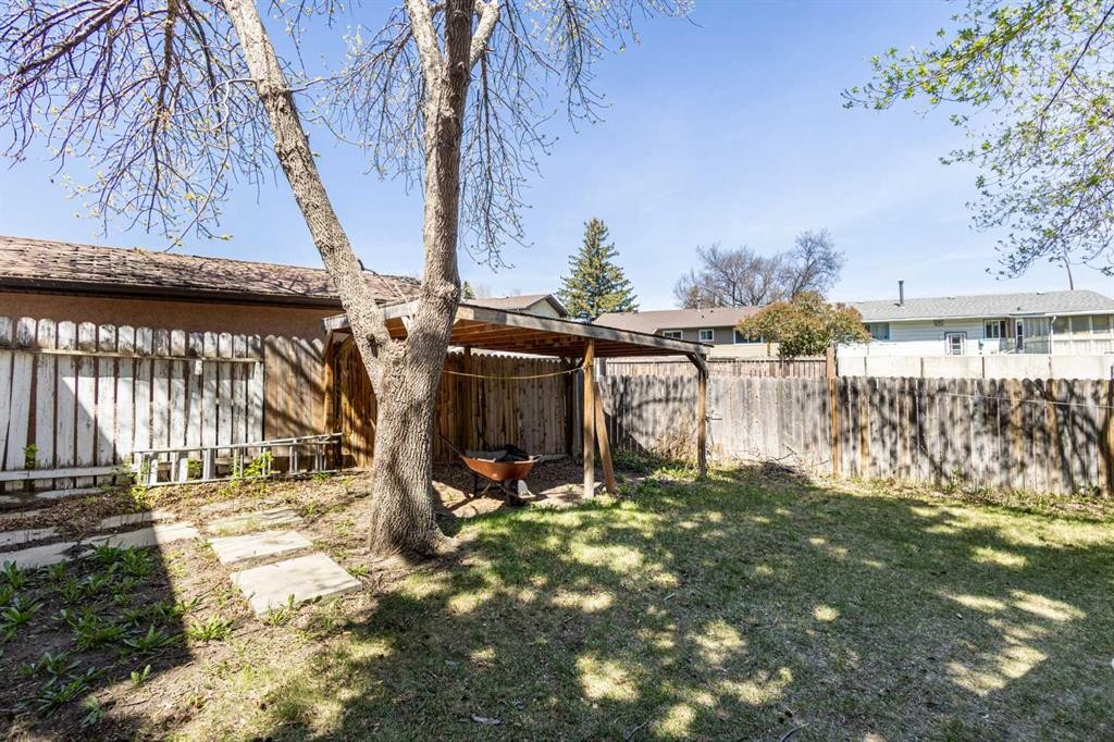 252 Templeview Way Ne, Calgary, AB - Outdoor