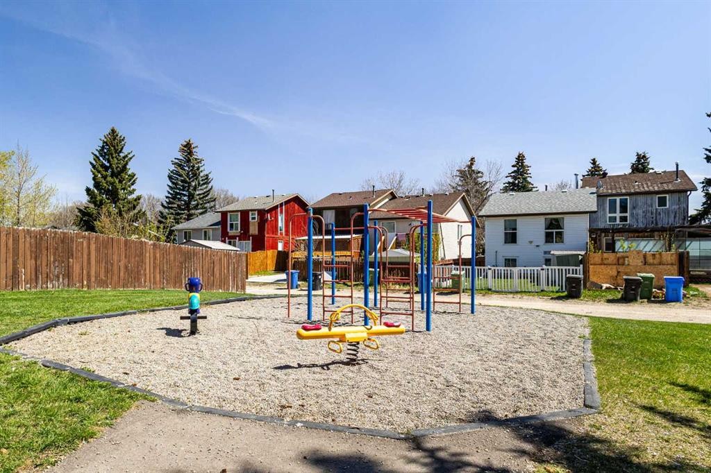252 Templeview Way Ne, Calgary, AB - Outdoor