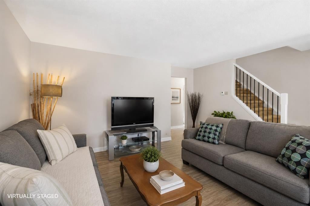 252 Templeview Way Ne, Calgary, AB - Indoor Photo Showing Living Room