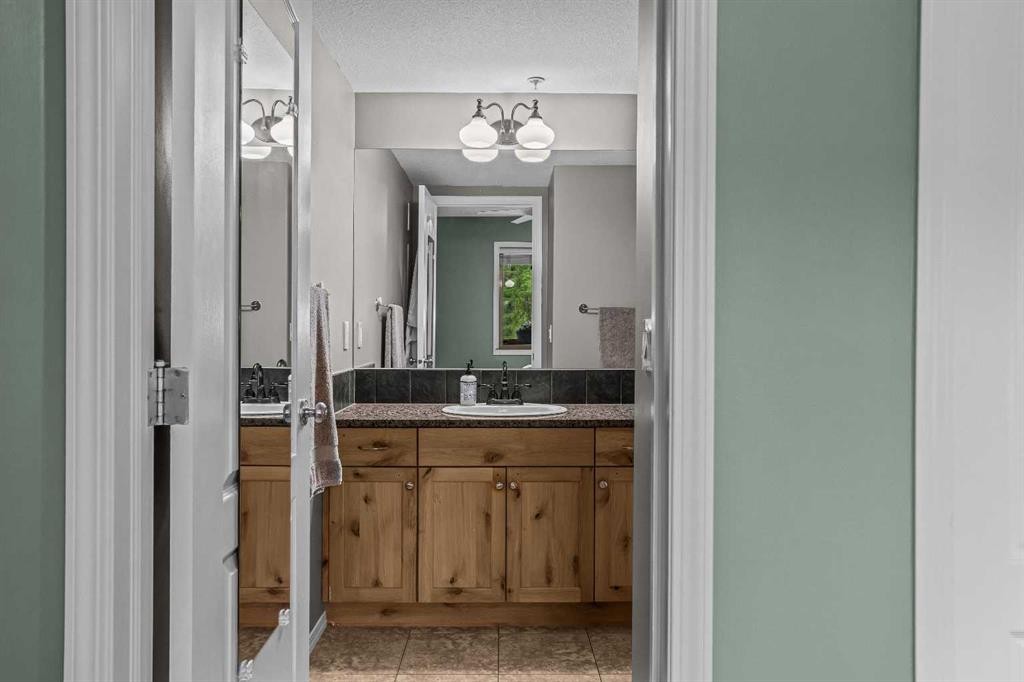 111-300 Palliser, Canmore, AB - Indoor Photo Showing Bathroom