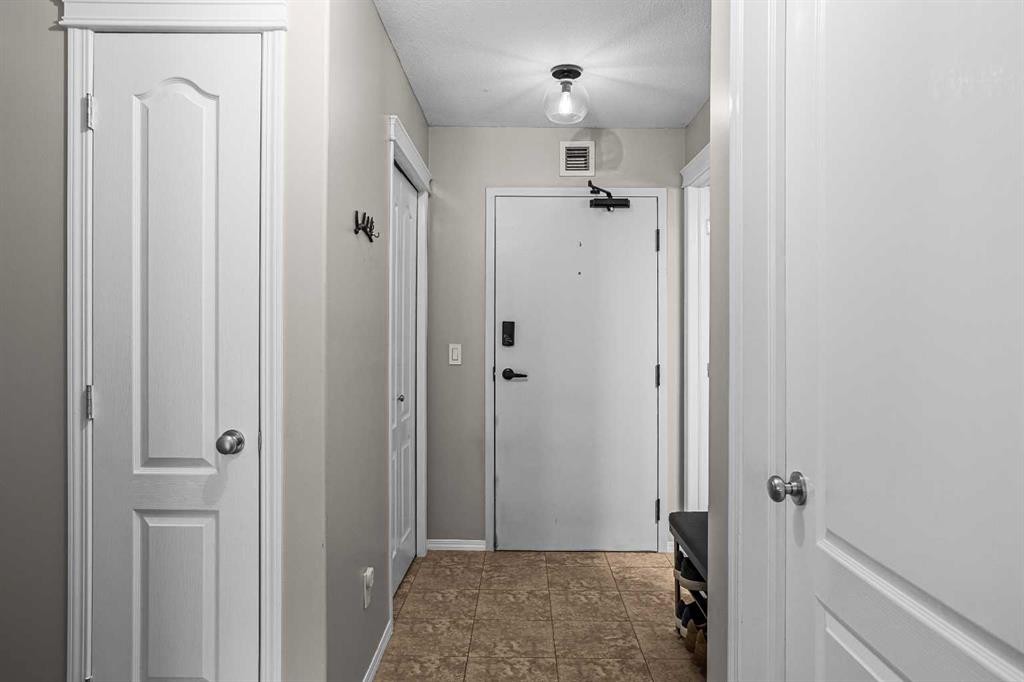 111-300 Palliser, Canmore, AB - Indoor Photo Showing Other Room