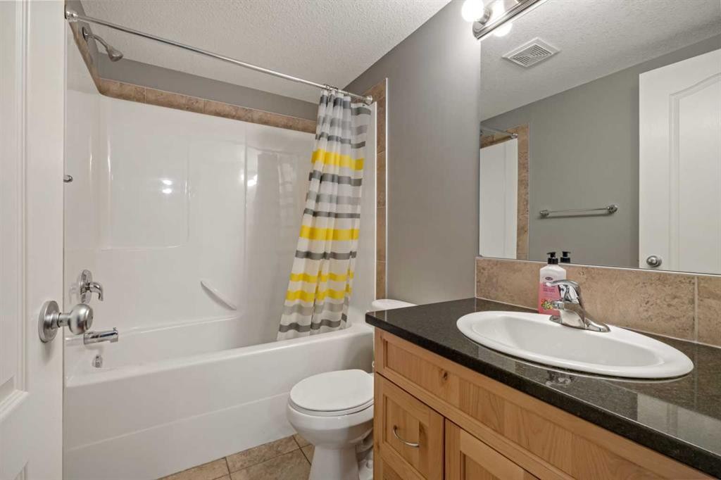 111-300 Palliser, Canmore, AB - Indoor Photo Showing Bathroom