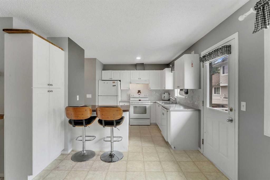 27-4 Stonegate Drive Nw, Airdrie, AB