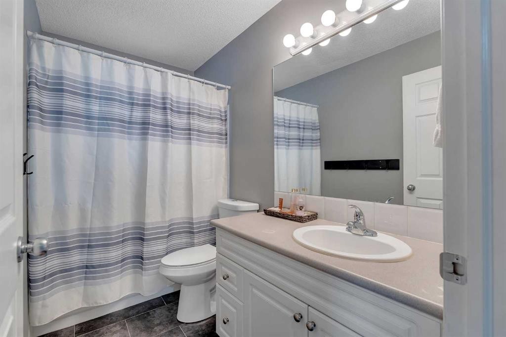 27-4 Stonegate Drive Nw, Airdrie, AB