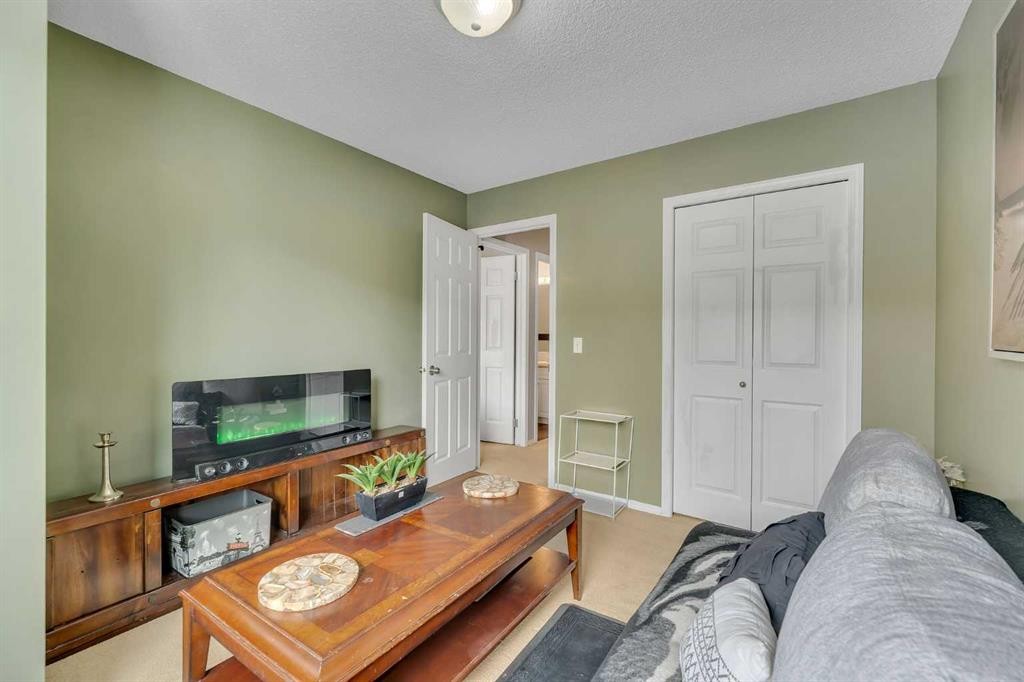 27-4 Stonegate Drive Nw, Airdrie, AB