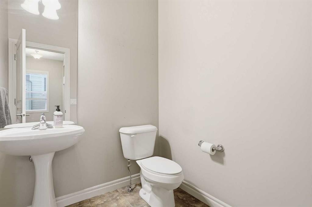 378 Chaparral Ridge Circle Se, Calgary, AB - Indoor Photo Showing Bathroom