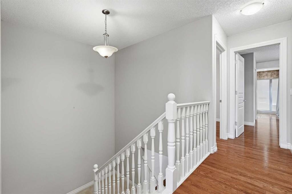 378 Chaparral Ridge Circle Se, Calgary, AB - Indoor Photo Showing Other Room