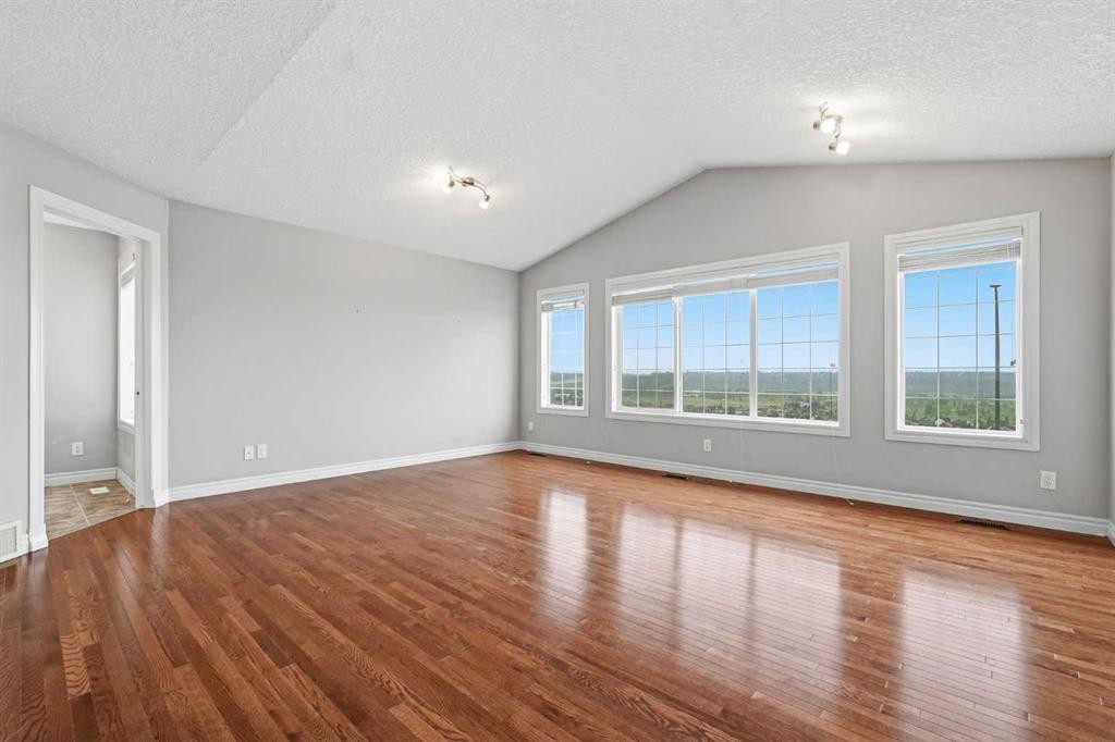 378 Chaparral Ridge Circle Se, Calgary, AB - Indoor Photo Showing Other Room