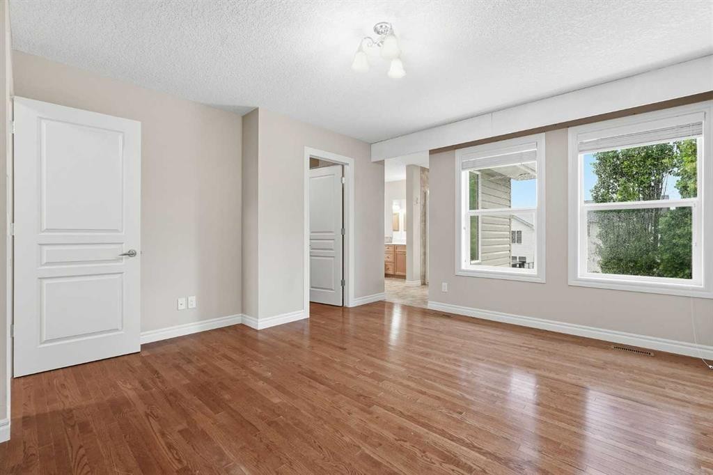 378 Chaparral Ridge Circle Se, Calgary, AB - Indoor Photo Showing Other Room